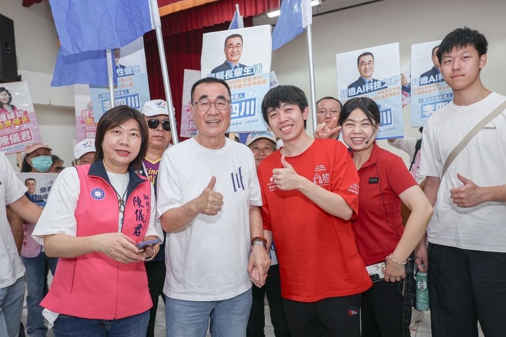 李四川新店出席市政說明會爭取支持