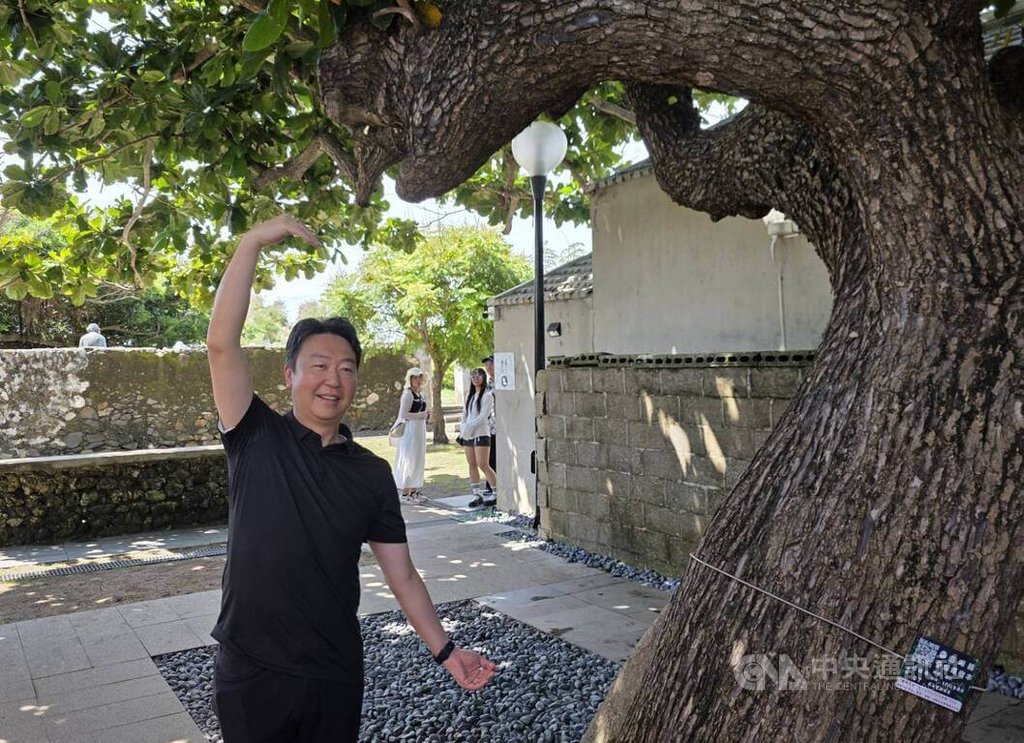 陳世凱參訪澎湖潘安邦紀念館