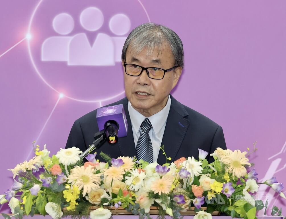 半導體人才培育高峰會　鄭英耀出席