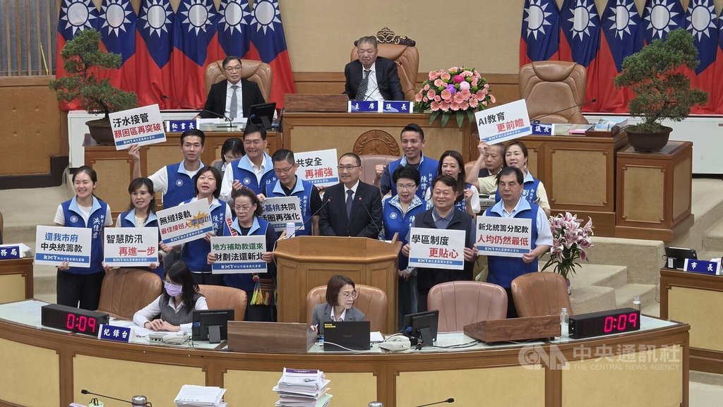 國民黨團喊口號肯定侯友宜力挺李四川