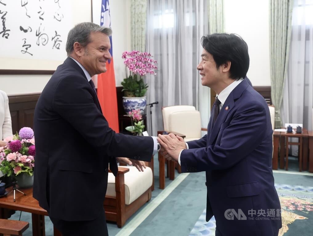 賴總統接見義大利參院副議長錢益友訪團（1）