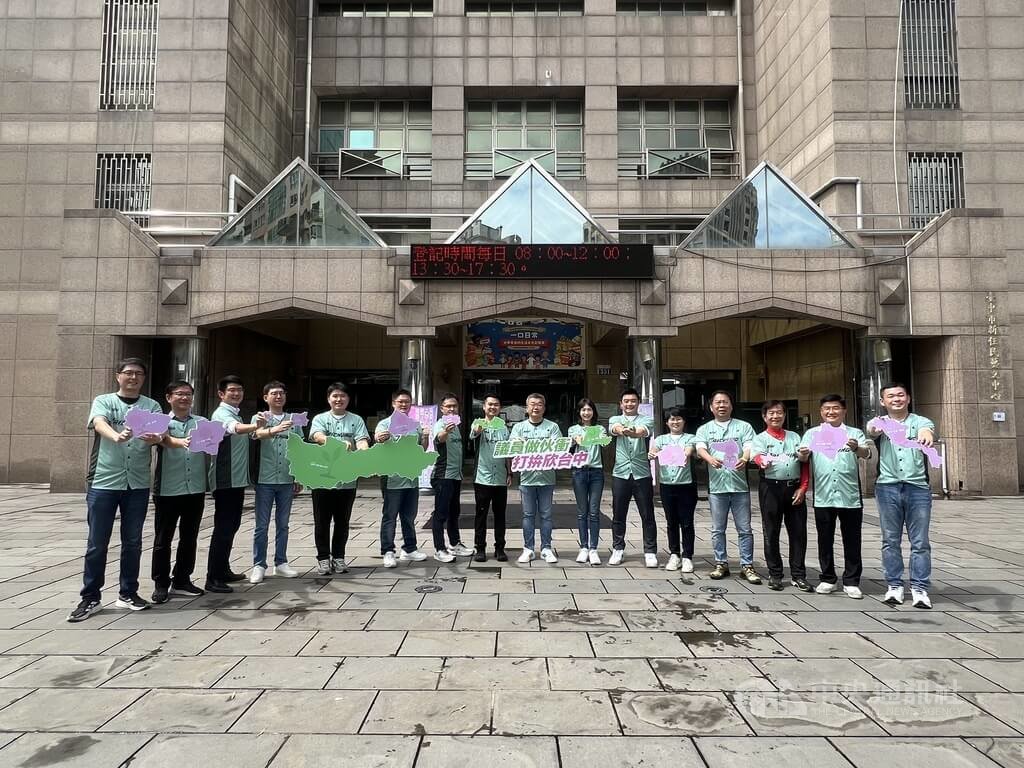 台中議員選舉蔡其昌領軍新系登記 正國會7人由旱溪媽陪同 台中議員選舉蔡其昌領軍新系登記 正國會7人由旱溪媽陪同