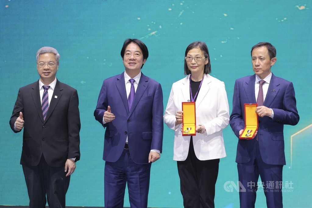 2026晶鏈高峰論壇　賴總統頒獎