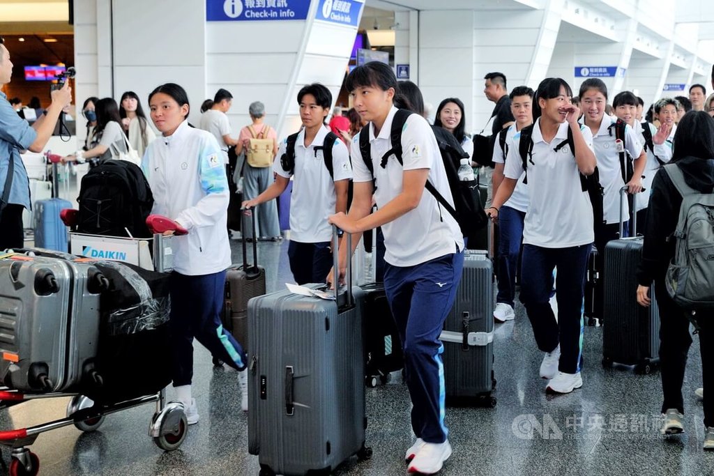亞運女足提前赴日本訓練備戰 選手:就是要去贏球 亞運女足提前赴日本訓練備戰 選手:就是要去贏球