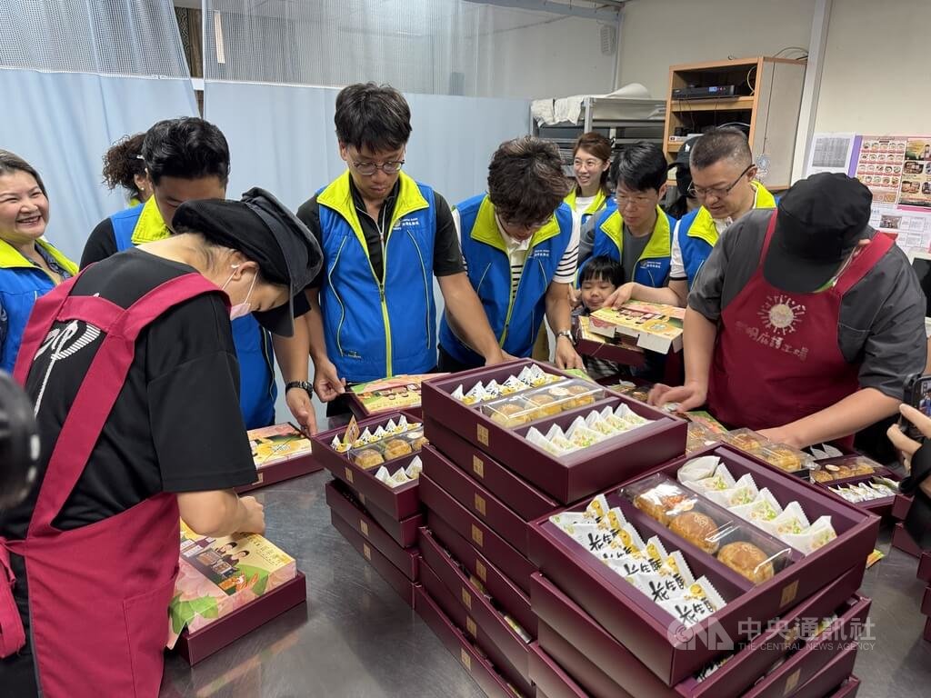 花蓮黎明庇護工場月餅禮盒訂單提早達標