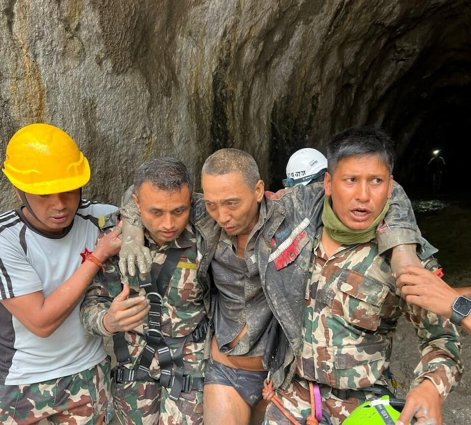 喜馬拉雅暴洪土石流10天後 1尼泊爾女性1中國公民獲救