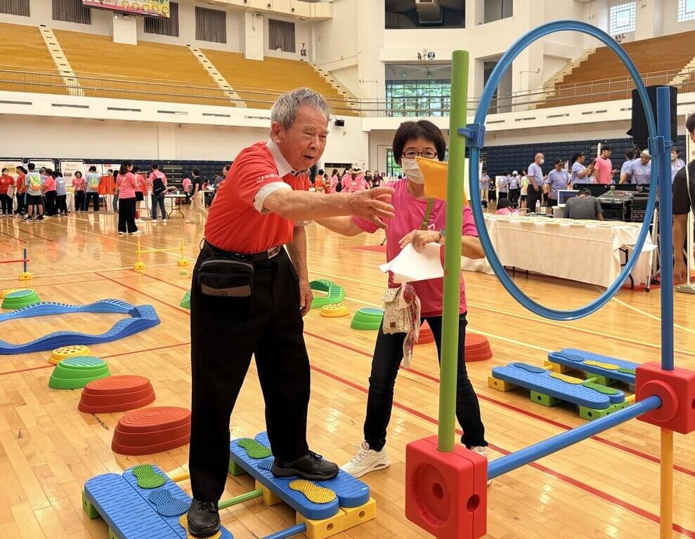 日常動作變趣味競賽　弘道助長者維持生活自主