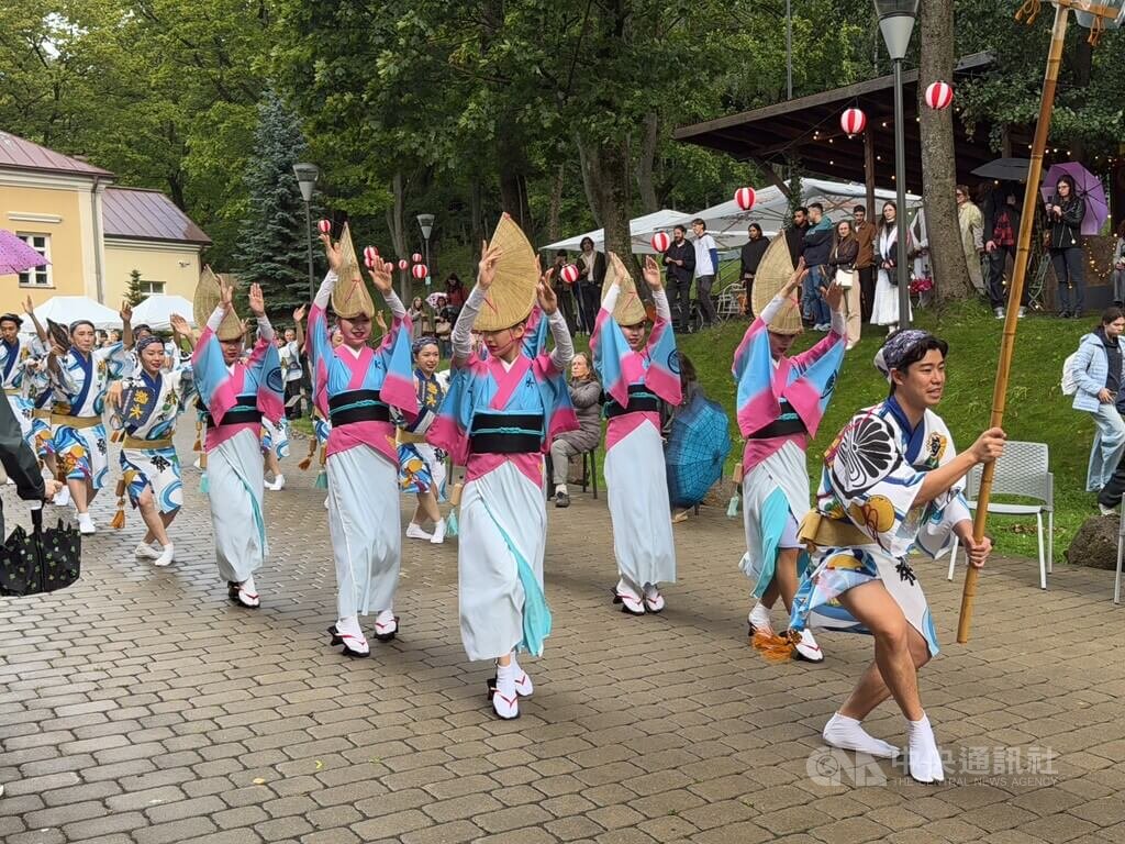 立陶宛日本文化祭 東京阿波舞團登場邀民眾共舞同歡