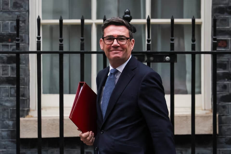 英國首相與習近平通話 提及發展全面戰略夥伴關係