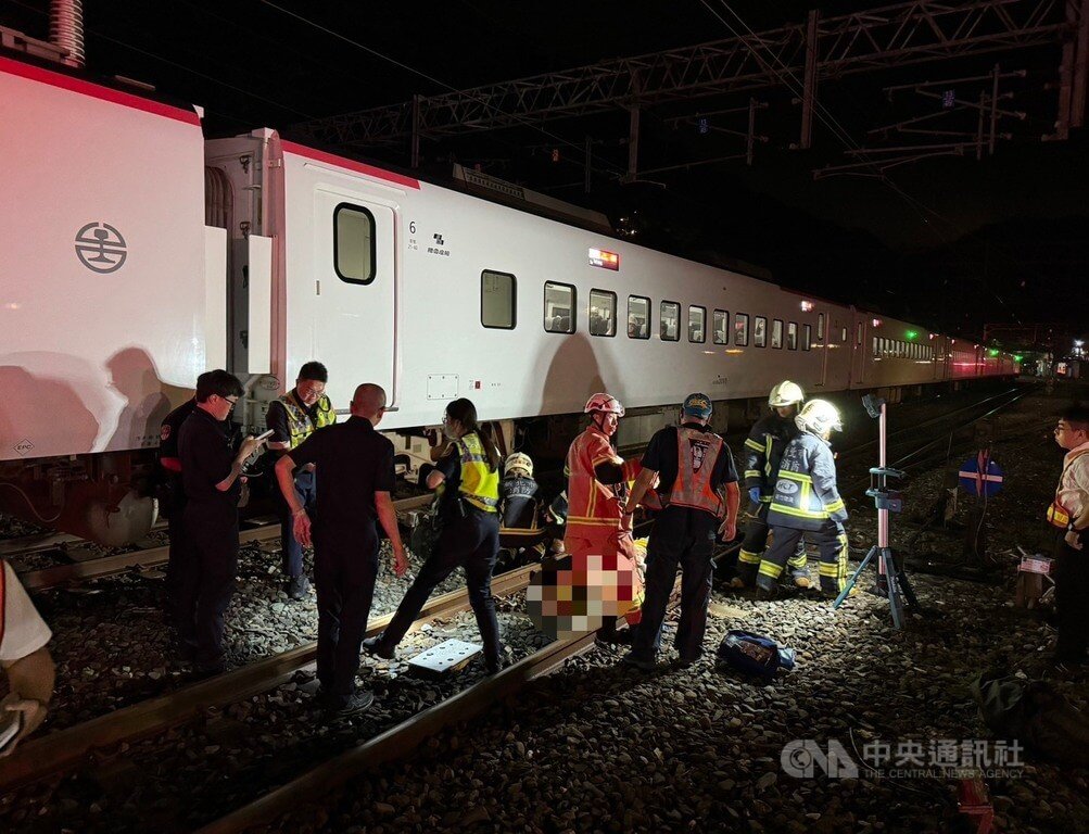 台鐵猴硐站列車碰撞旅客送醫 猴硐至三貂嶺列車延誤