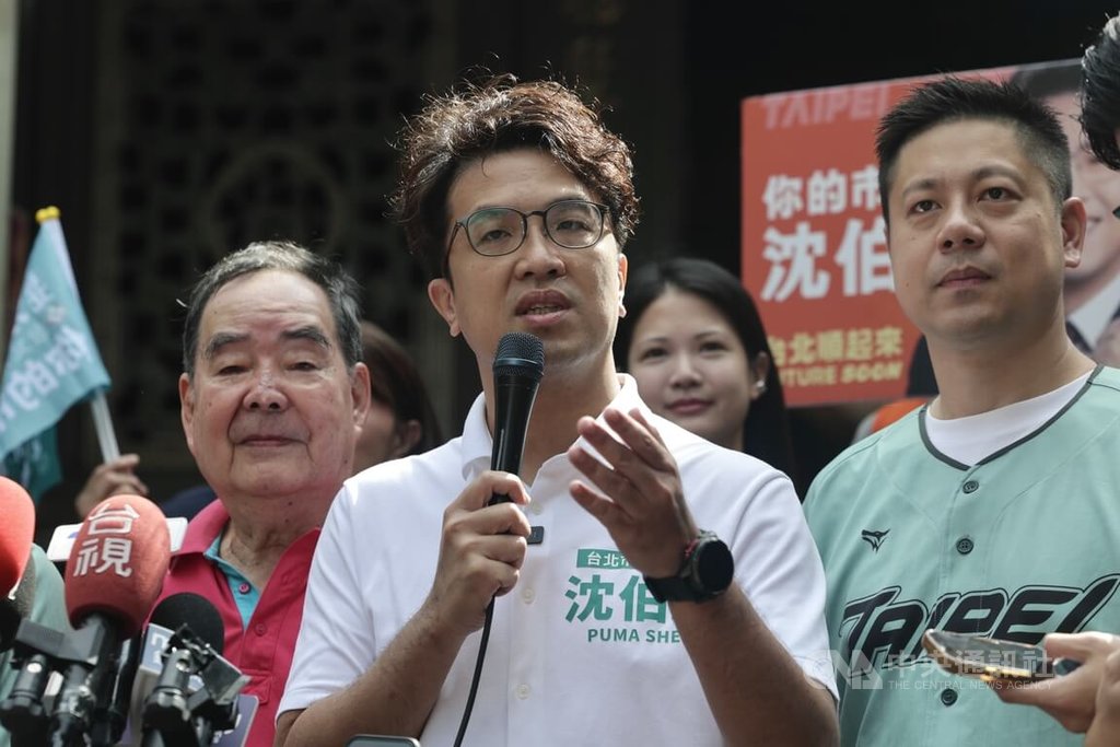 沈伯洋赴大稻埕慈聖宮參香（2）