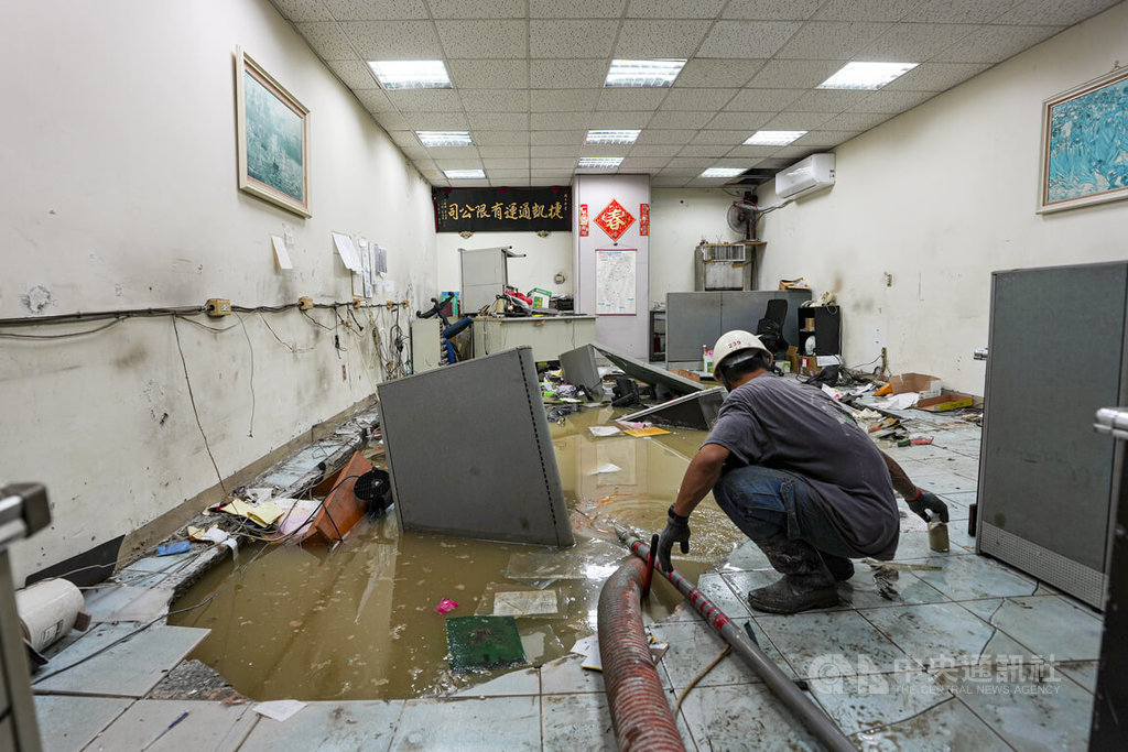民權東路工地損鄰案　地板坍塌大量積水（1）