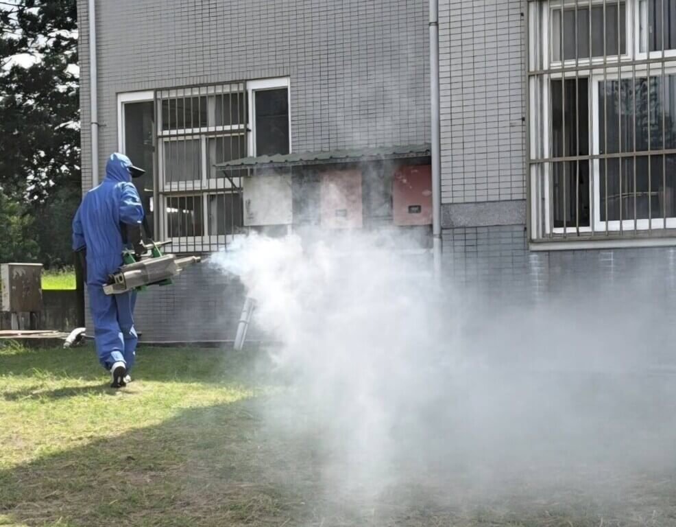 澎湖首例境外移入登革熱　防疫團隊噴藥防治
