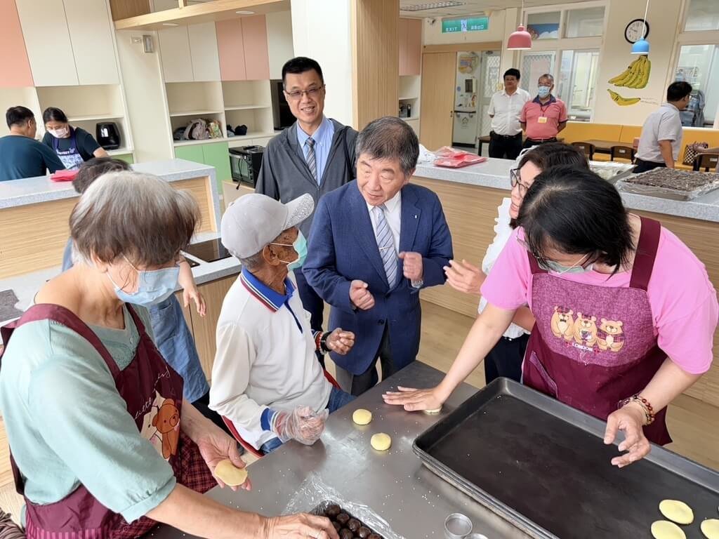陳時中赴澎湖訪視老人之家