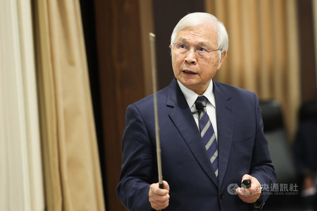 資金湧向高科技業 楊金龍提4解方籲銀行挺傳產中小企業 資金湧向高科技業 楊金龍提4解方籲銀行挺傳產中小企業