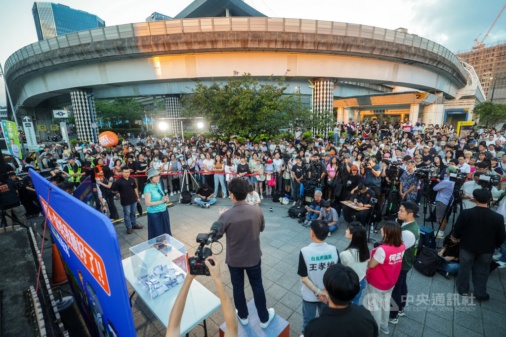 沈伯洋首站肥皂箱　邀市民當面提問（2）