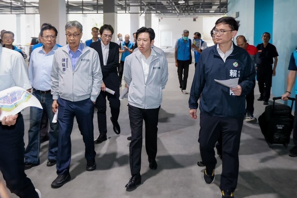 前鎮漁港啟動2年試營運 賴瑞隆、柯志恩攻防交鋒