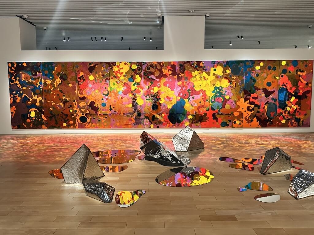 創價美術館推「光彩共舞──賴純純」展