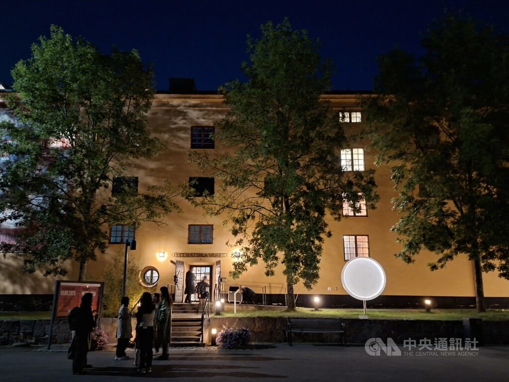 高俊宏「熱蘭遮之日」瑞典揭幕 殖民盾牌轉化溫暖太陽