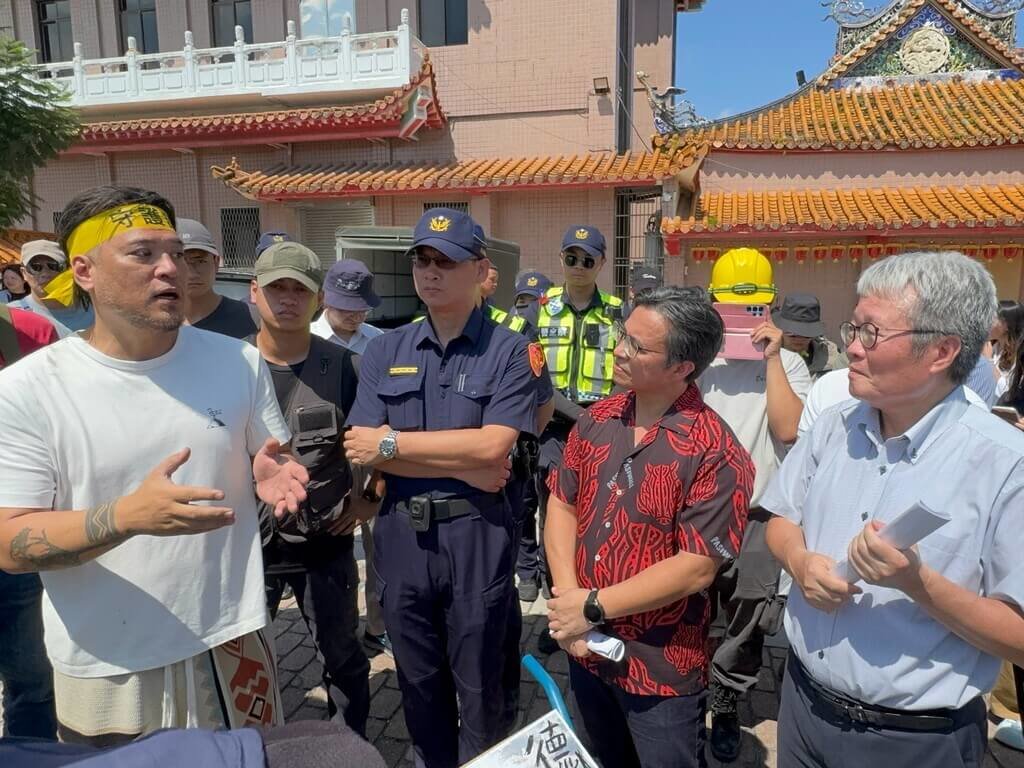 陳金德現勘馬太鞍溪重建工程　傾聽部落青年意見