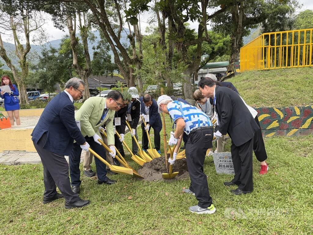 國際扶輪社為光復洪災週年種植希望之樹
