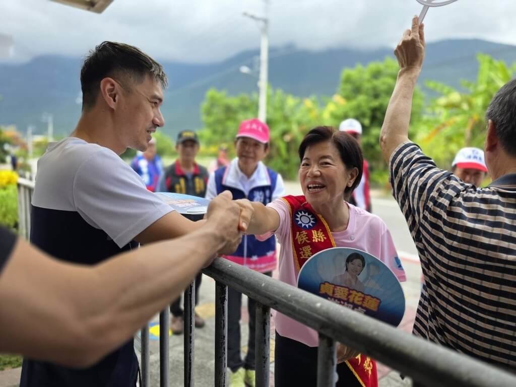 游淑貞勤跑街頭拜票