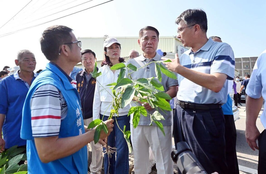 苗縣黑豆雨災受損嚴重 鍾東錦會勘允研議加碼補助 苗縣黑豆雨災受損嚴重 鍾東錦會勘允研議加碼補助