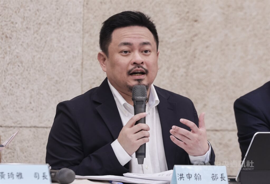 最低工資連11年調升中產勞工無感 洪申翰提3箭助加薪