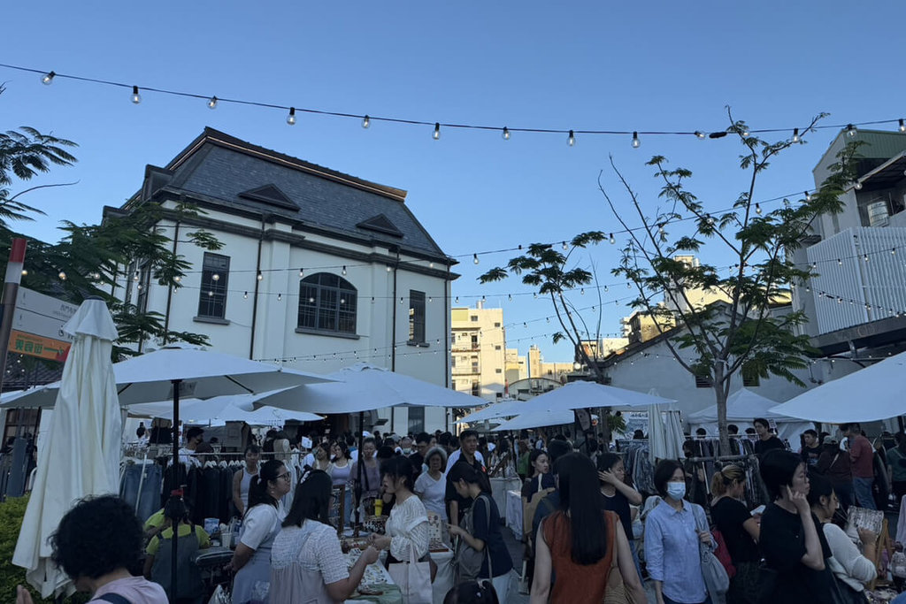 中秋連假前2天　台南國華友愛商圈遊客多