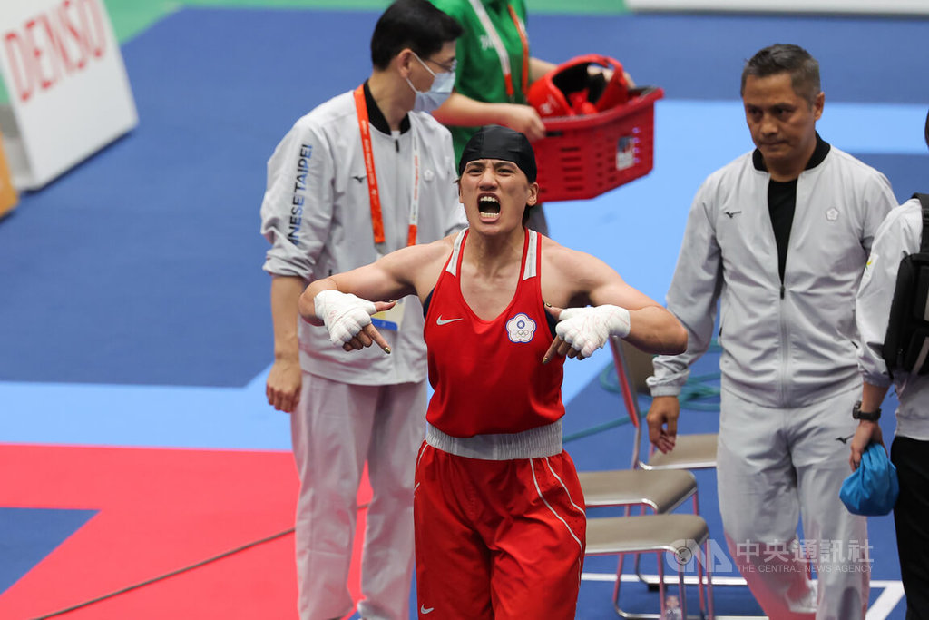 亞運女子拳擊　陳念琴胸口比TEAM TAIWAN手勢