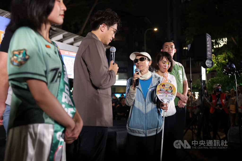與市民面對面　沈伯洋大安區踩肥皂箱開講（3）