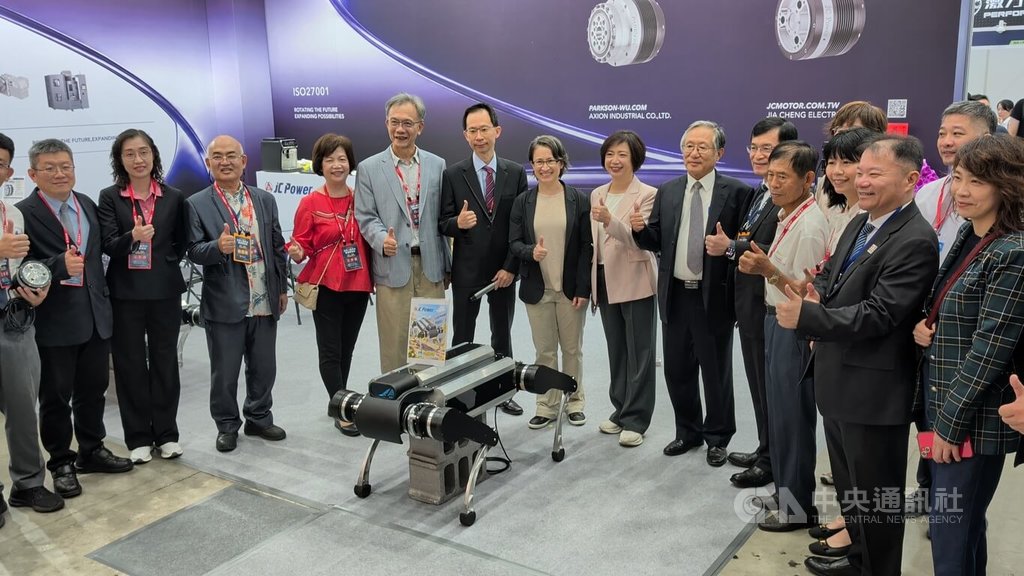 副總統訪台中AI智慧製造展 讚台廠研發本土機器狗 副總統訪台中AI智慧製造展 讚台廠研發本土機器狗