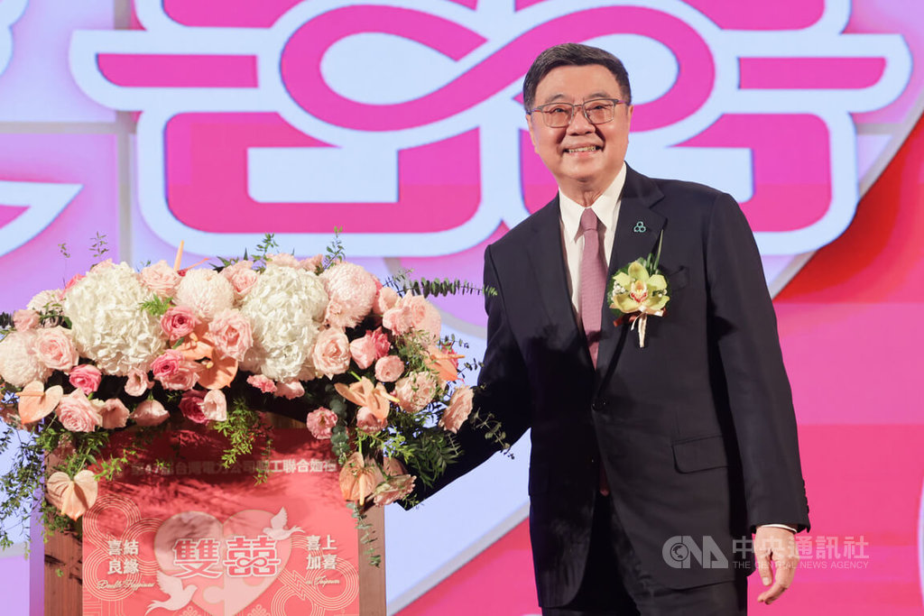 卓榮泰出席台電職工聯合婚禮（1）