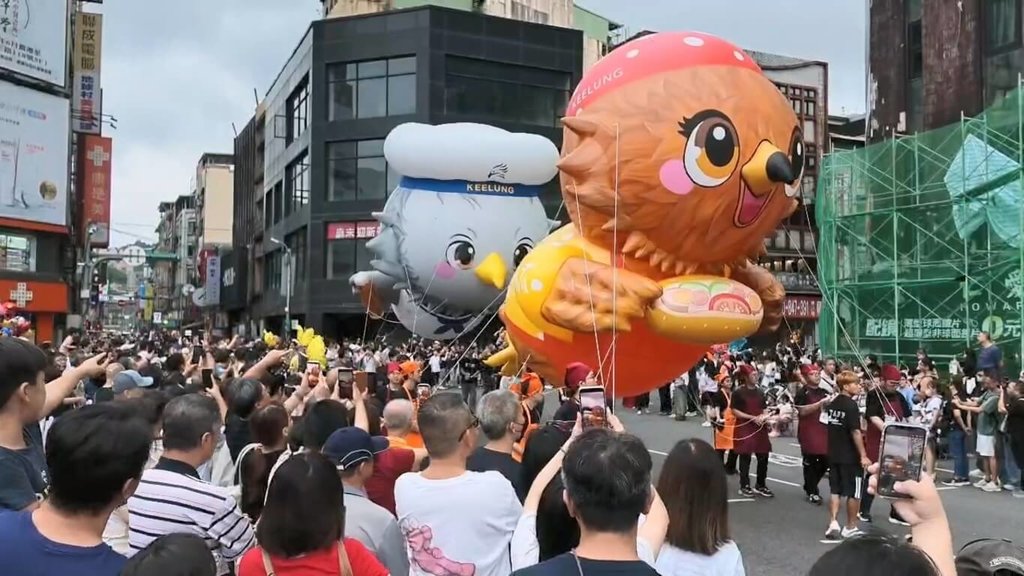 基隆海洋老鷹嘉年華登場  50隊踩街「鷹媽媽」亮相