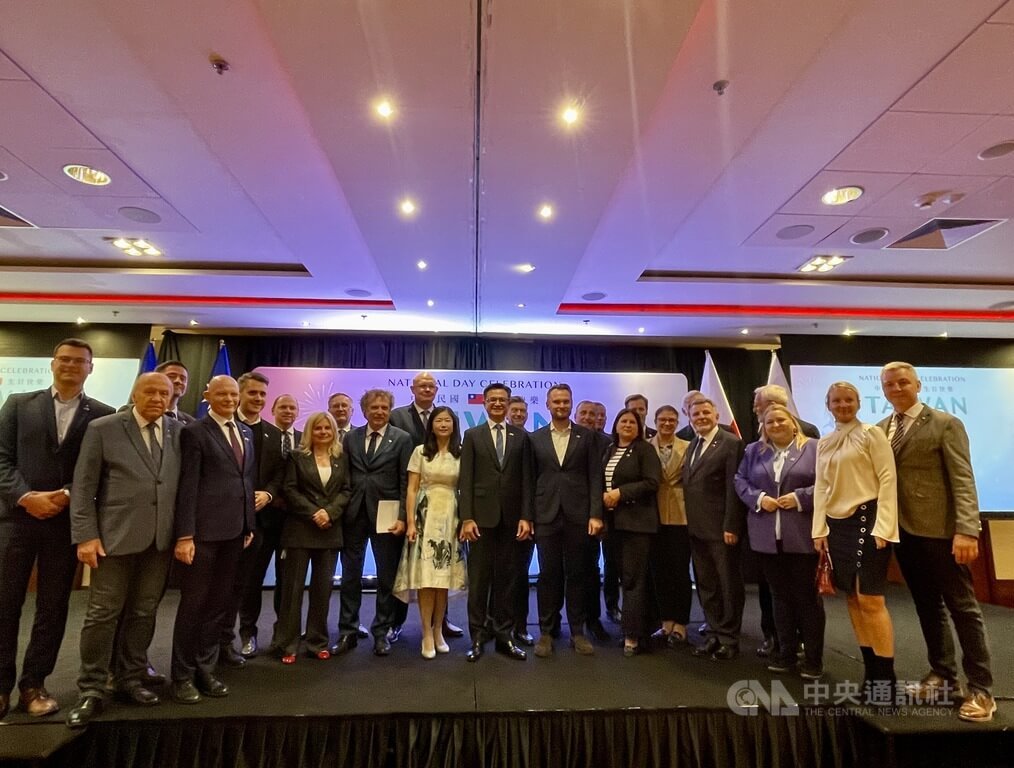 波蘭雙十國慶酒會登場 波次長及國會議員出席挺台 波蘭雙十國慶酒會登場 波次長及國會議員出席挺台