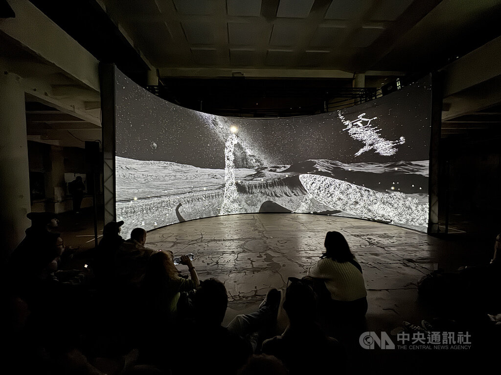 台灣新媒體藝術家黃心健作品登捷克訊號節