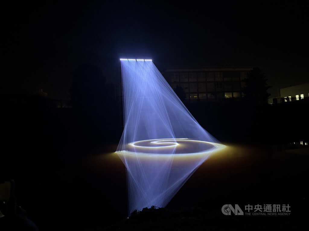 台灣藝術家張方禹　作品結合布拉格水域
