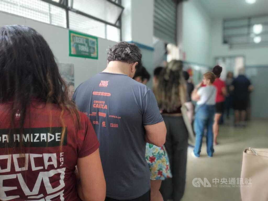 巴西總統決選辯論激烈　分析指搖擺選民仍未明確轉向