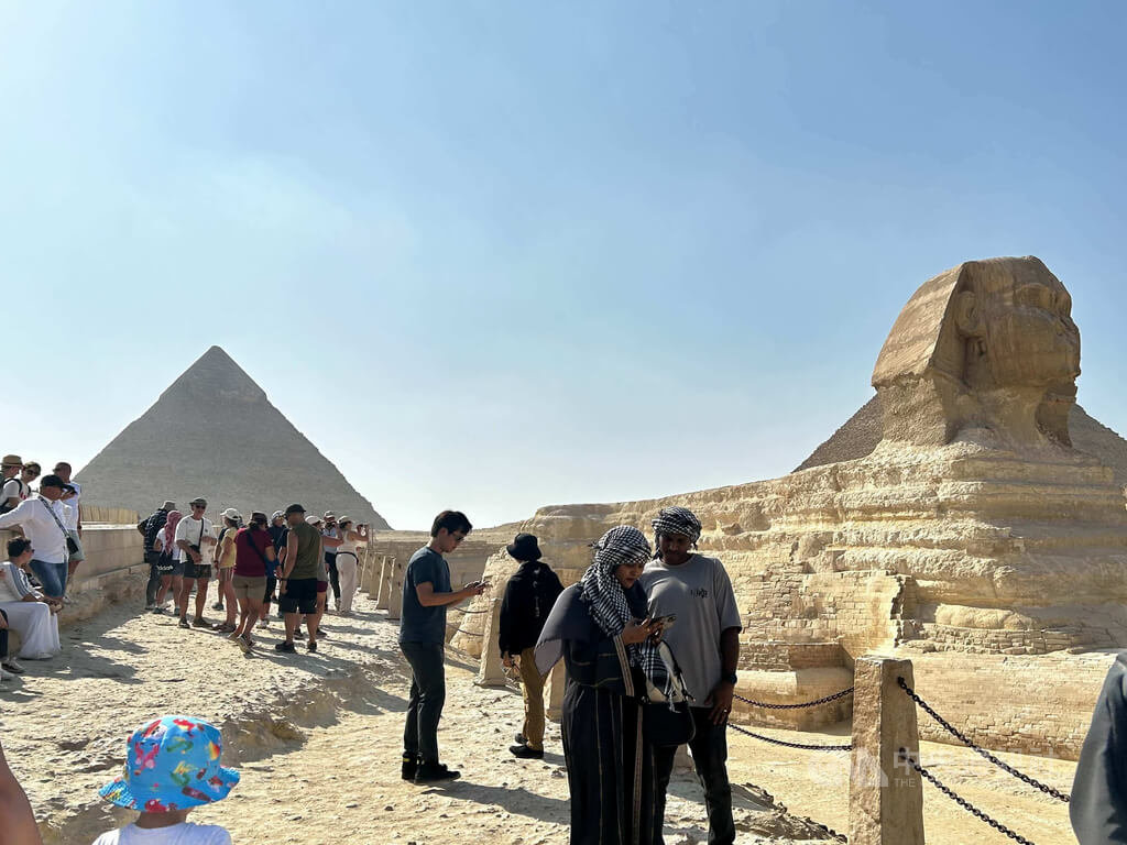 埃及旅遊最具代表性的吉薩金字塔群