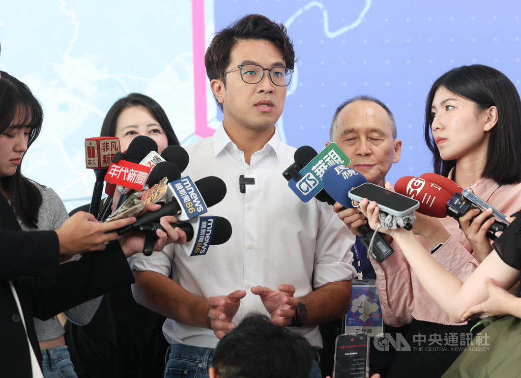 沈伯洋受訪回應時事議題