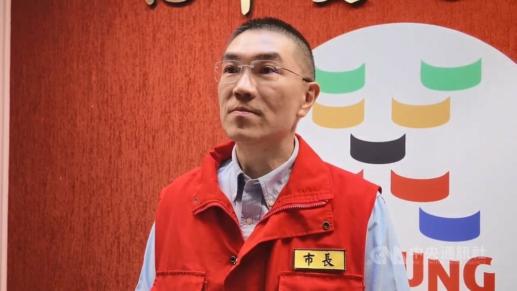 台鐵基隆站掛童子瑋看板　謝國樑指特殊關係