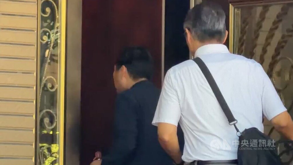 台東農路拓寬涉圖利案　吳俊立機場遭攔帶回偵訊
