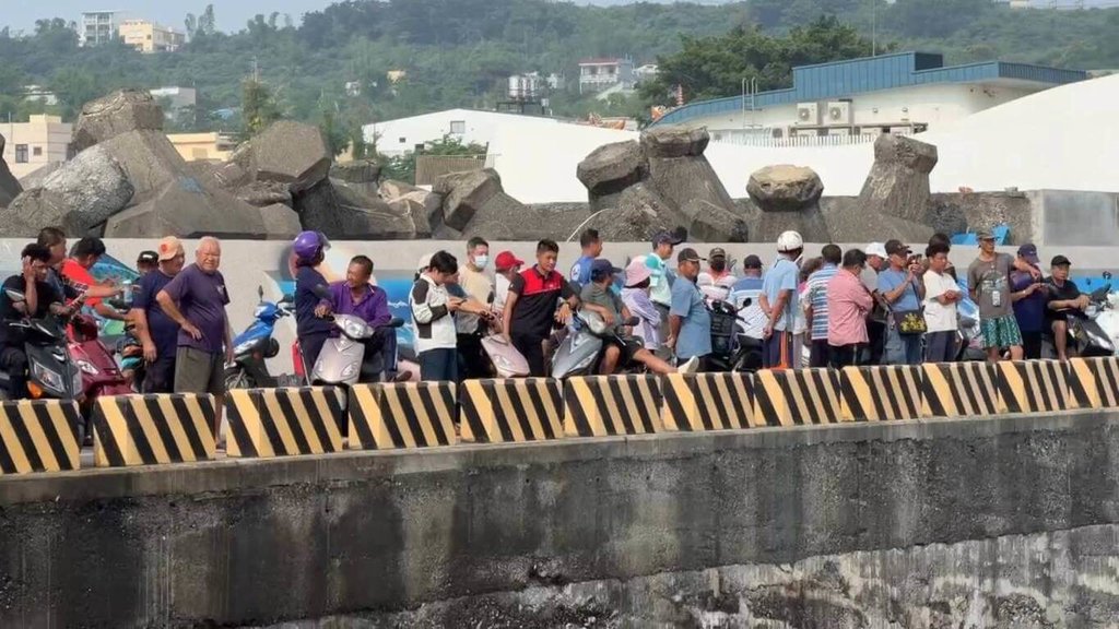 小琉球公營交通船　大福漁港擱淺（2）
