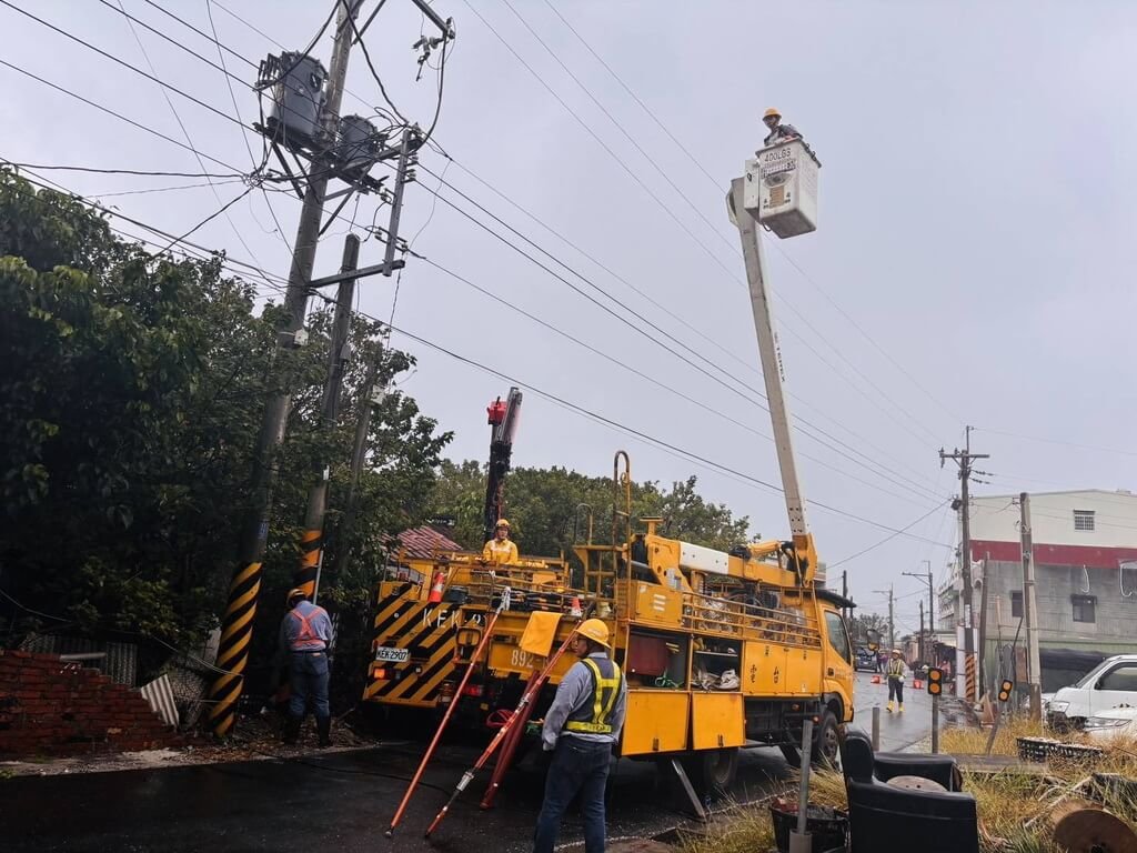 嘉義沿海2000多戶停電台電搶修中