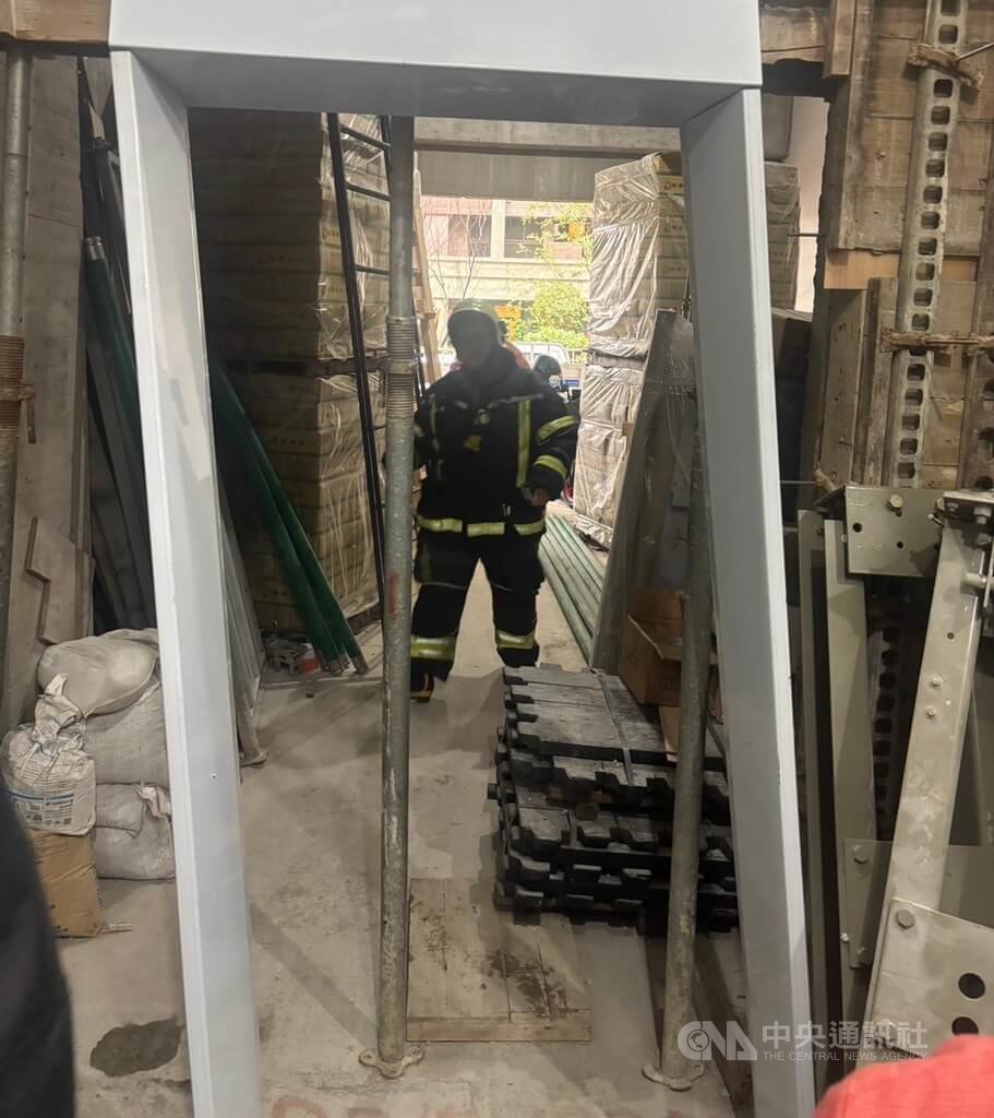 新北2工人裝電梯高處墜落　送醫搶救仍不治