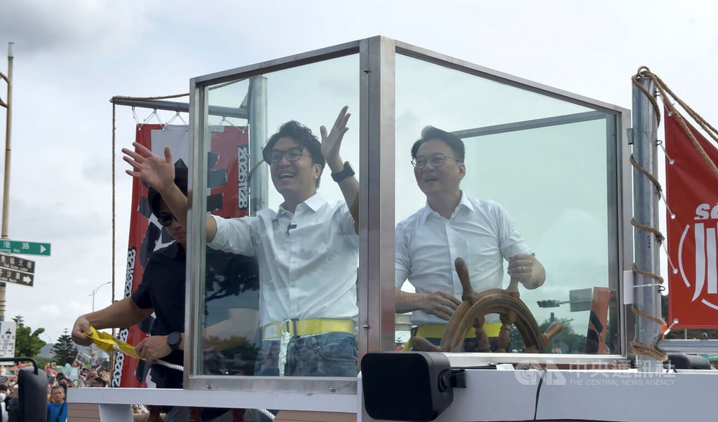 沈伯洋「洋流號」到新竹市　合體莊競程車掃