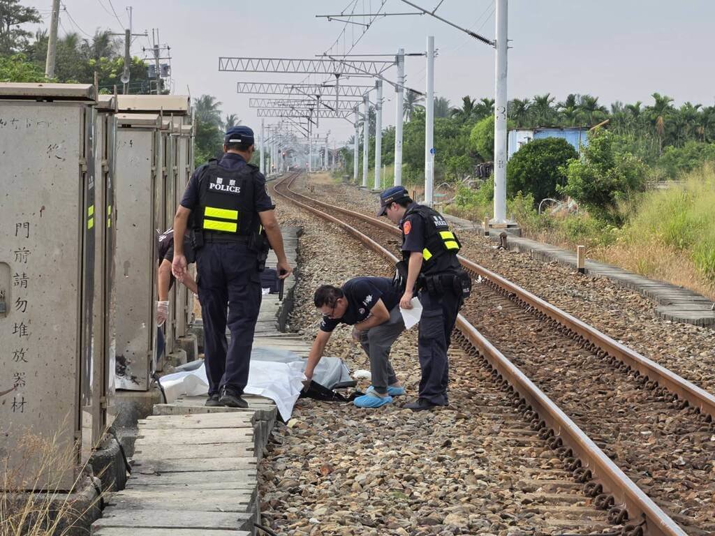 男騎車侵入屏東下寮路平交道　遭列車撞死