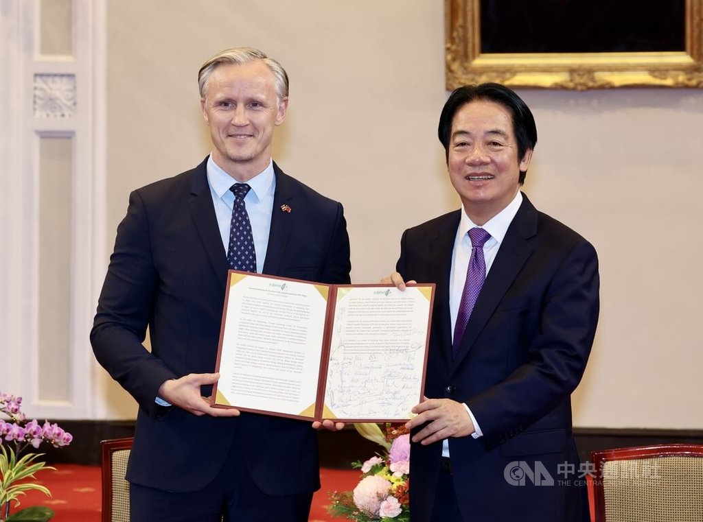 賴總統接見福爾摩沙俱樂部訪團（1）