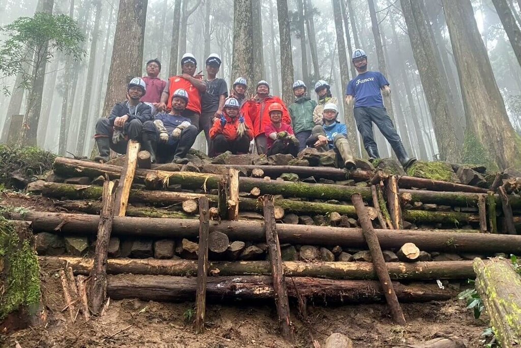 阿里山特富野古道　加拿大成員參與維護（1）