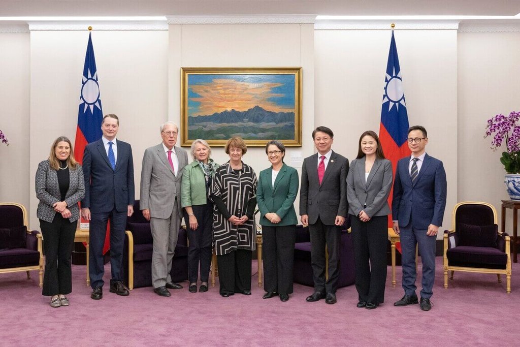副總統接見美國外交政策全國委員會訪問團